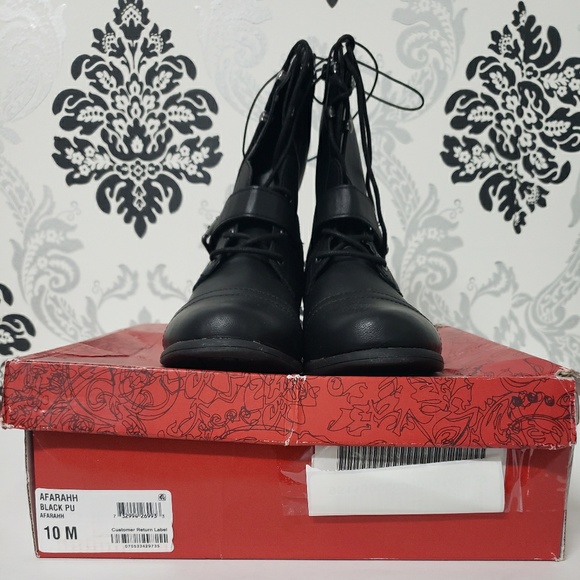 ❌SOLD❌American Rag Afarrah Combat Boots - Picture 2 of 5